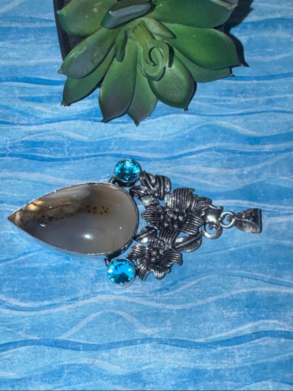 Montana Agate Flower Pendant View 5
